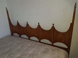 Vintage Thomasville bed frame -- as part of a six-piece set!
