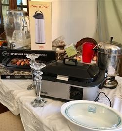 Coffee Urn
Nesco Roaster
New Reversible griddle / Grill