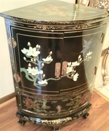 Asian Corner black lacquer Cabinet with inlaid pearl decoration