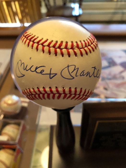 Mickey Mantle signed baseball authenticated