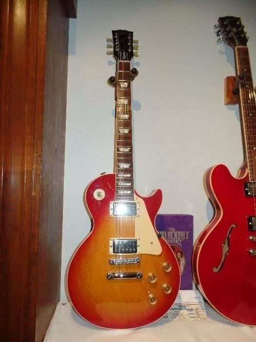 #3 -1990  Les Paul Standard Gibson Elec. Guitar      PLEASE NOTE - CLIENT HAS SET THE PRICE OF THIS GUITAR AT $2500.            