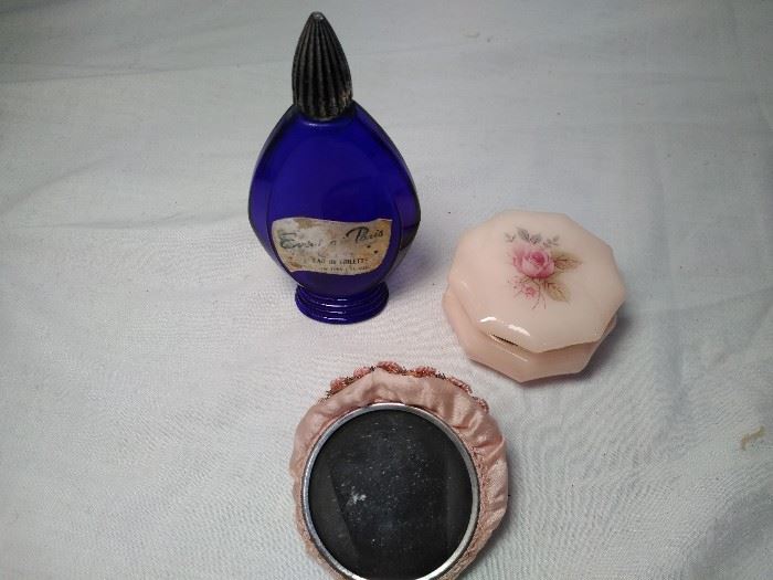 (17) Cosmetic Vintage Items  http://www.ctonlineauctions.com/detail.asp?id=685583