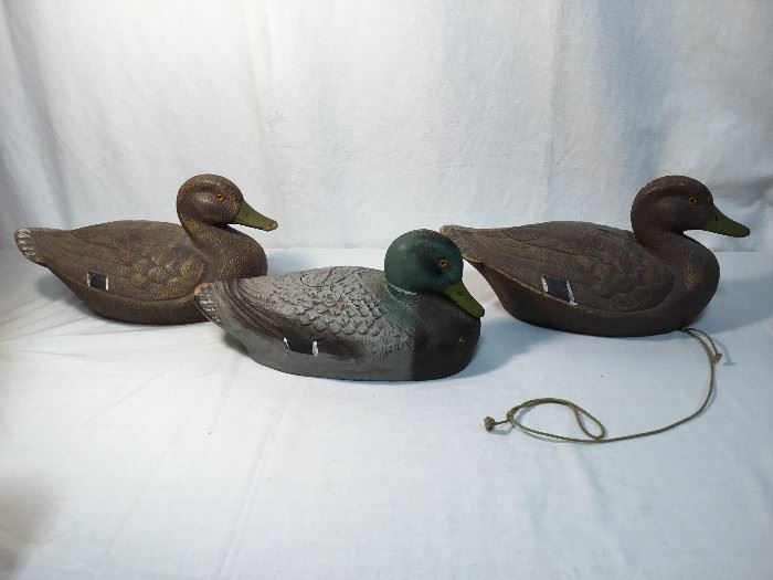 (3) Duck Decoys  http://www.ctonlineauctions.com/detail.asp?id=685481