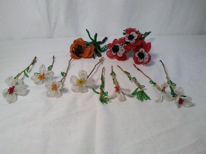  Group of 13 Beaded Pieces - Flowers & Picture Frames  http://www.ctonlineauctions.com/detail.asp?id=685603