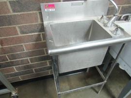 GreenWood Inc Stainless Steel Sink on Stand
