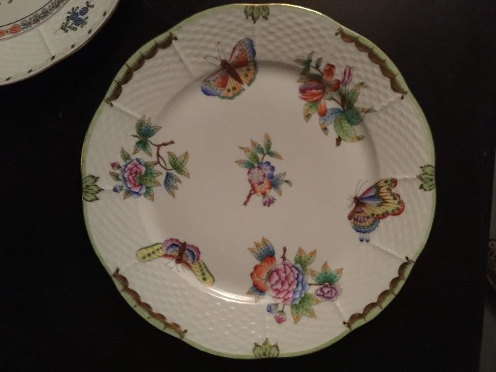 40. Vintage Herend Hungary Hand Painted Floral Plate