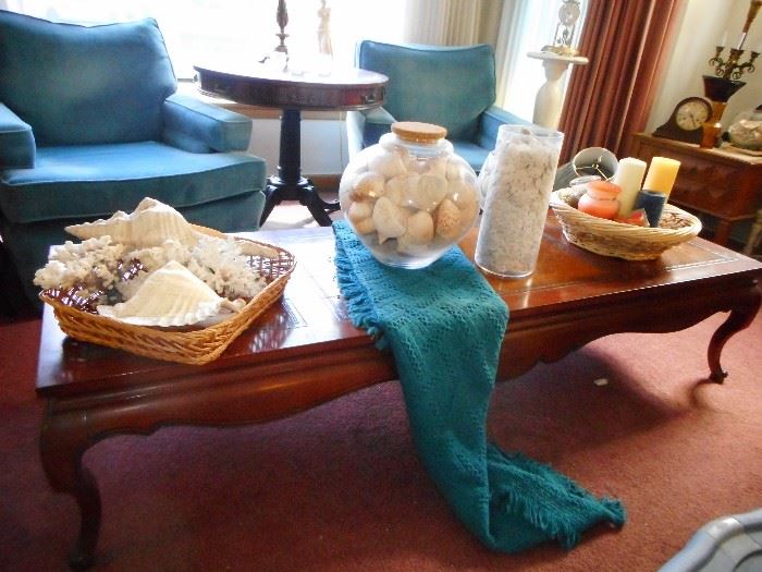 Cocktail Table Leather Raised Top,Queen Ann Legs. SEA SHELLS..all sorts of sizes