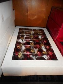 20 ornaments in a box..there are several of those