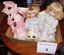 5. 3 Porcelain DollsPrincess House