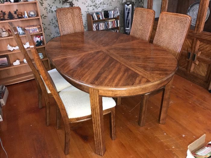 Matching dining room table and 6 chairs (comes with one leaf not pictured)