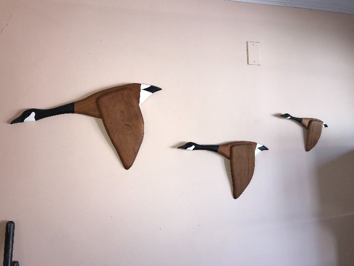 Wooden geese decor