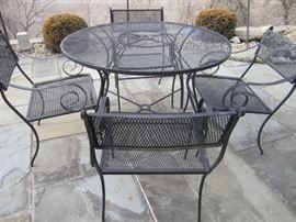 Outdoor Table with 4 Chairs 