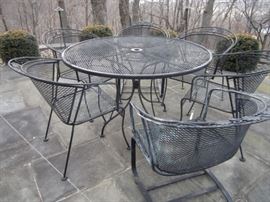 Outdoor Table with 6 Chairs 