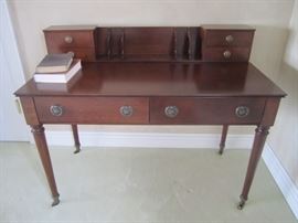 Ladies Desk with Chair 