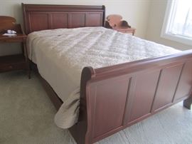 Queen Sleigh Bed 