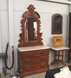 M/t dresser,  m/t table