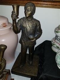 Pharmacist statue "The Right Measure"