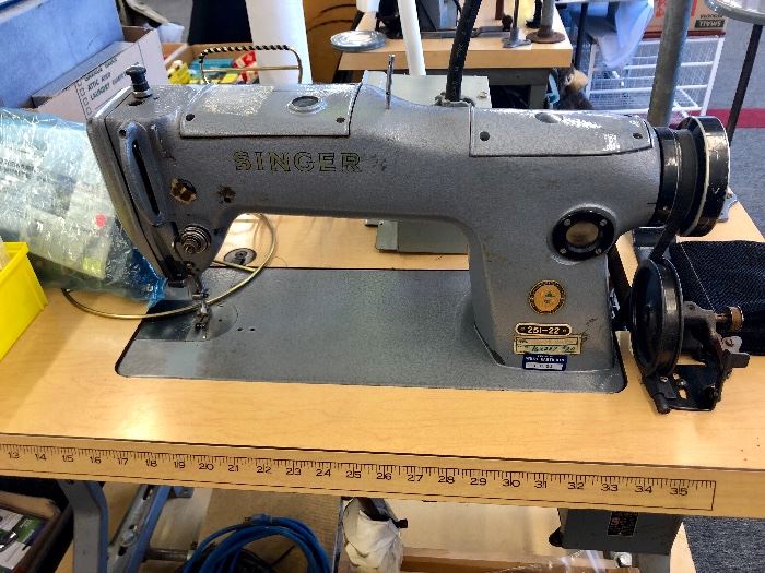 Singer industrial sewing machine 