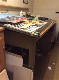 Drawing table