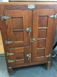 Montgomery Ward The Windsor Icebox