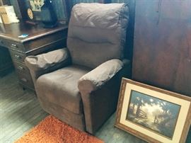 Like New Lift Chair with all accessories