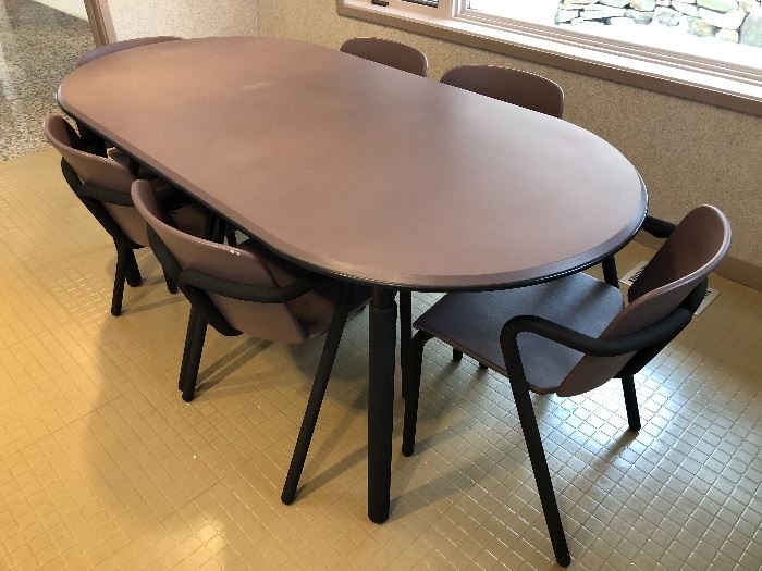 Metropolitan Furniture Corp. dining table with chairs, circa 1970s