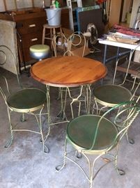 Parfait/ ice cream table without marble top 