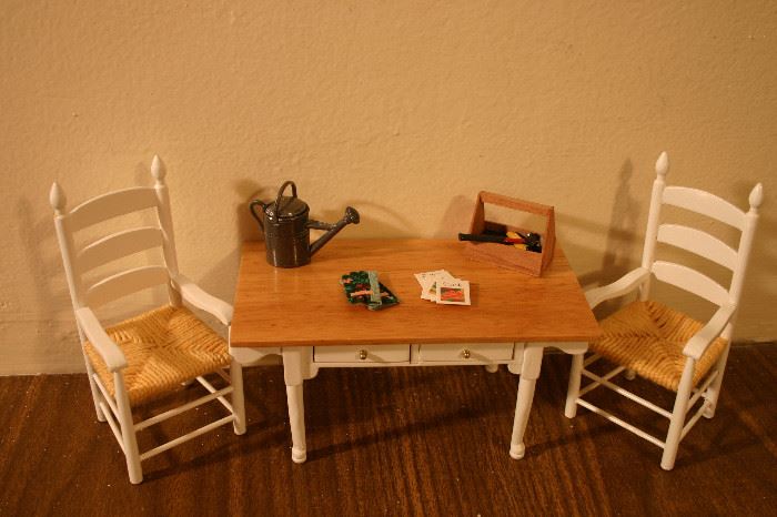  Finally, A Miniature Green Room!http://www.ctonlineauctions.com/detail.asp?id=682978