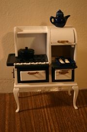  Miniature Kitchen without Electricity!http://www.ctonlineauctions.com/detail.asp?id=682961 