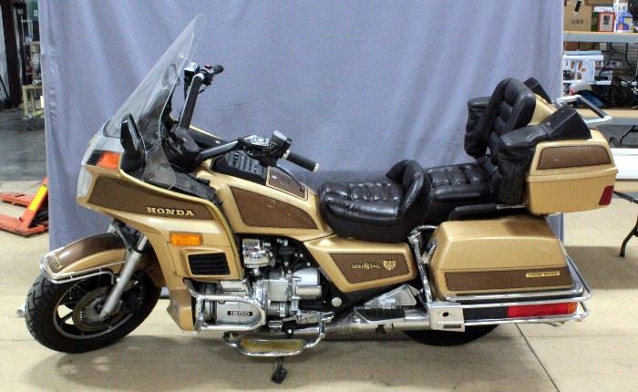 1985 Honda 10th Anniversary Limited Edition GL1200 Goldwing Motorcycle, VIN # 1HFSC146XFA113452, 1200 cc, 4 Cyl, 15,725 Miles