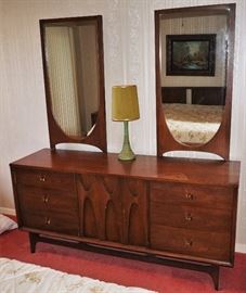 Broyhill Brasilia bedroom set