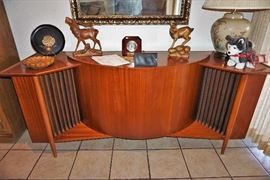 James B Lansing C45 speaker cabinet - works great!
