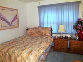 Queen Size 5 Piece Bedroom Suite