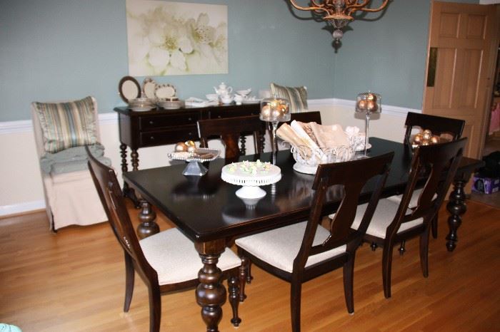Paula Deen Home Dining Room Suit