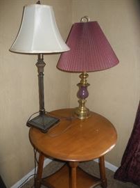 Nice round table, two lamps