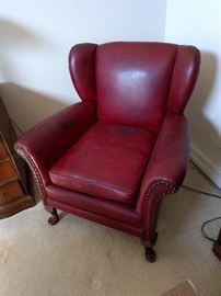 Super comfy red chair!!