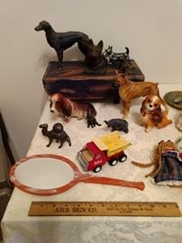 Gotta love some doggies! The small stool is cute too!