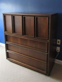 Bassett Mid Century Modern Bedroom Suite in Great Condition (Smoke-free, pet-free home)