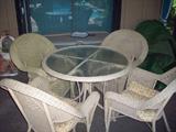 resin wicker patio set/4 chairs/table