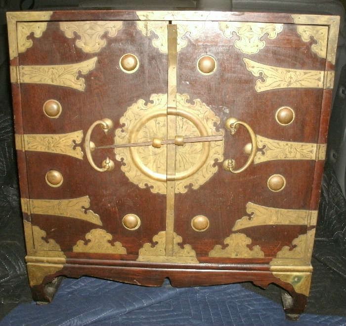 ROSEWOOD & BRASS ORMOLU CHINESE CHEST