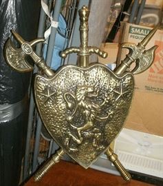 LARGE METAL COTE OF ARMS SHIELD