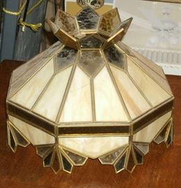 VINTAGE STAINGLASS LAMP SHADE