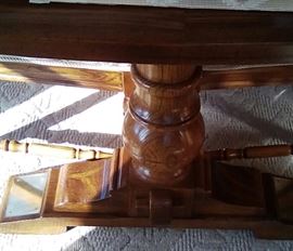 American Drew table on pedestal