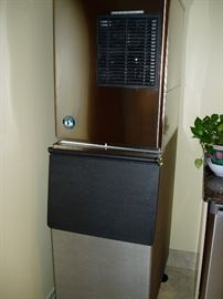 Commercial Ice Maker