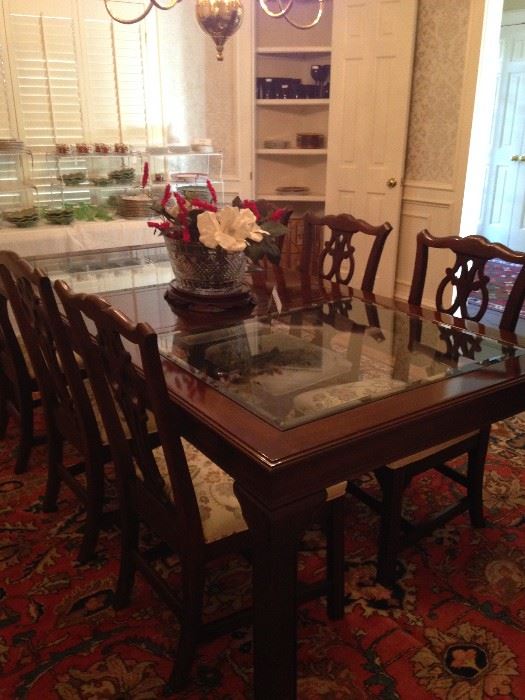 Exceptional dining table with 8 chairs