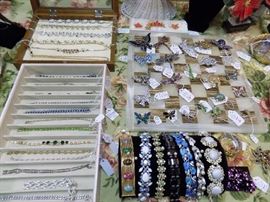 Vintage bracelets, brooches