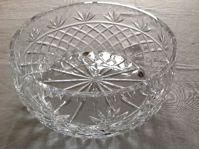 Crystal 9" Diameter Salad/Serving Bowl by Zawiercie. Made in Poland. In excellent condition. No chips. 