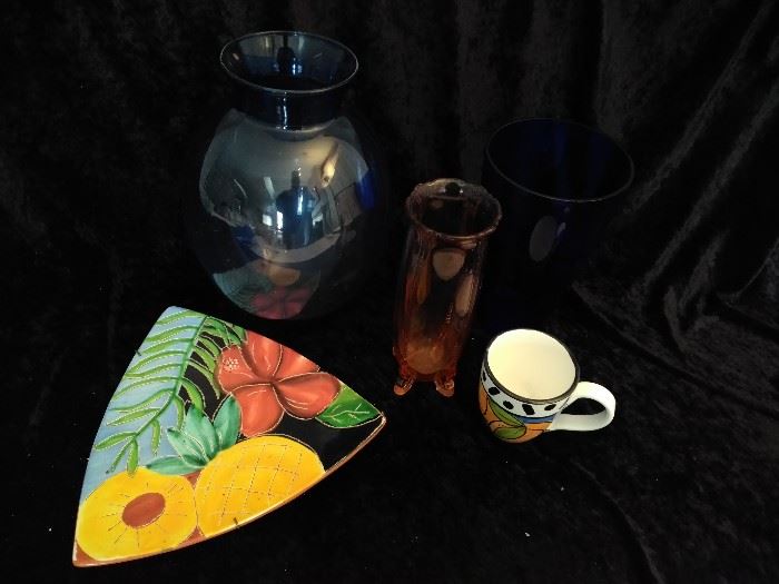 Glass Vases, Plate, & Mug (5 Pieces)  https://www.ctbids.com/#!/description/share/9631