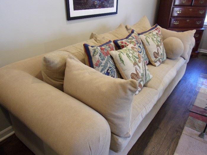 Luxury Kreiss Collection Sofa - Giverny Sofa
Large rolled arms, deep seating, down-filled cushions and throw pillows make the Giverny Chaise our most popular selling sofa. Softly gathered pleats at the arms give a tailored quality to the sofa.excellent like new condition!