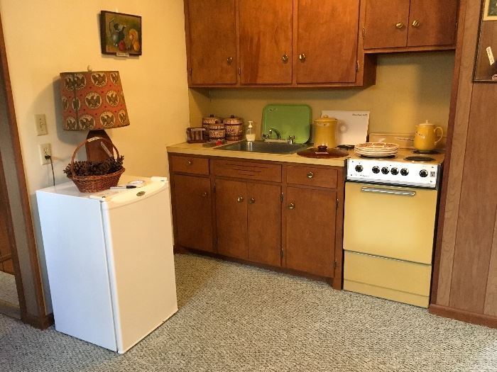 Mid-Century Harvest Gold apartment-size stove